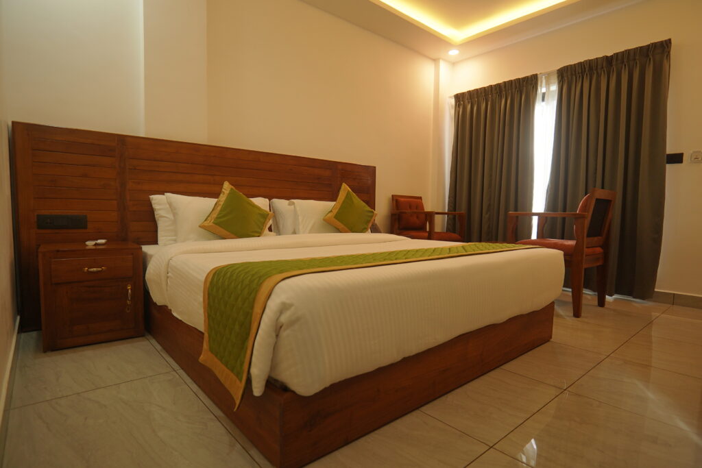 mount courtyard room1